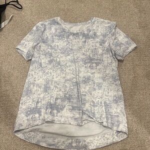 lululemon tee